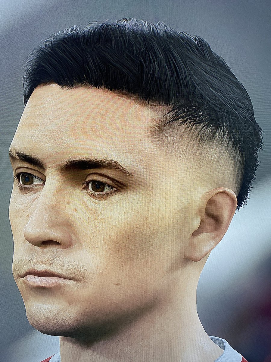 Edhotsmiler tweet media