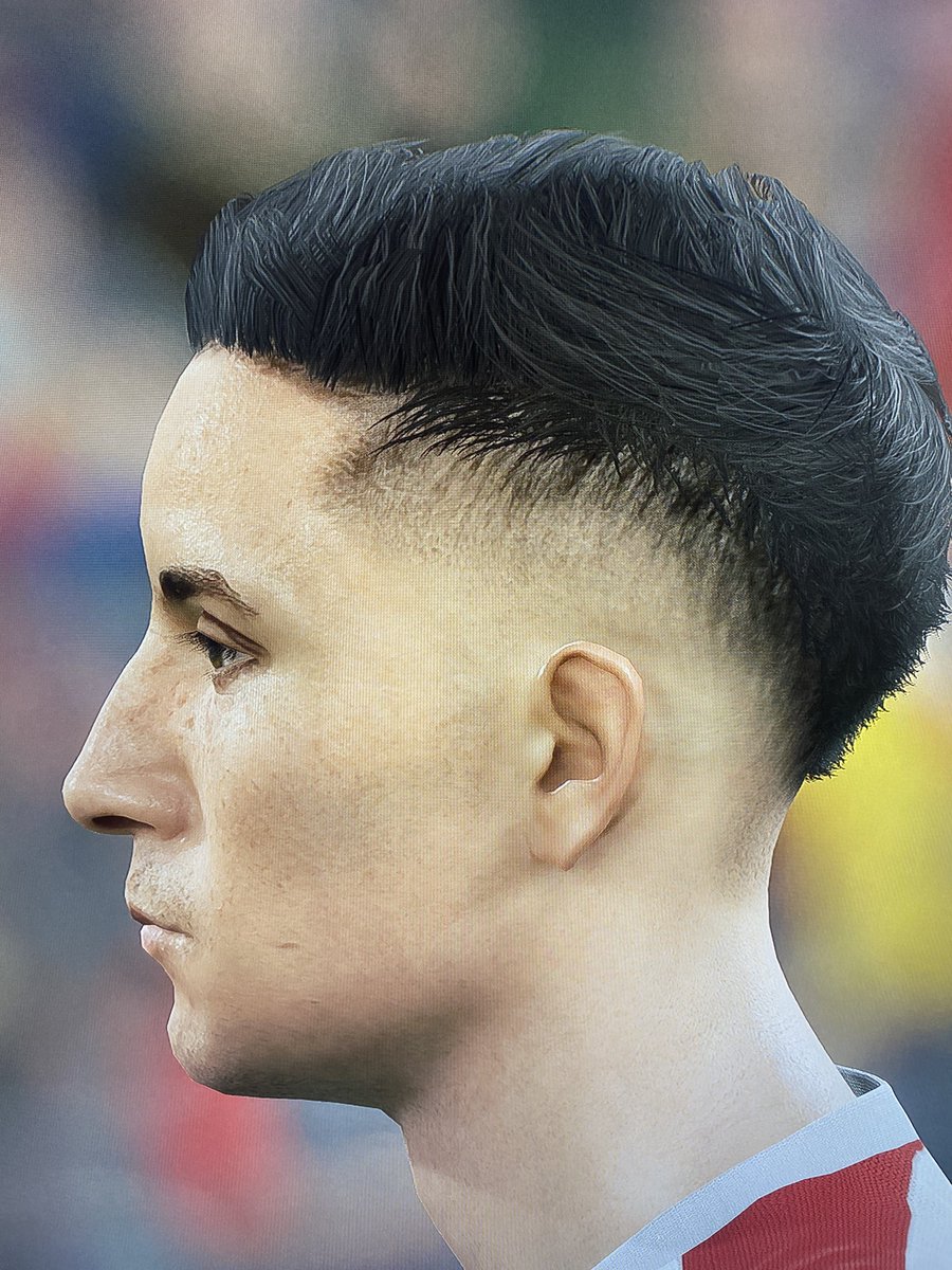 Edhotsmiler tweet media