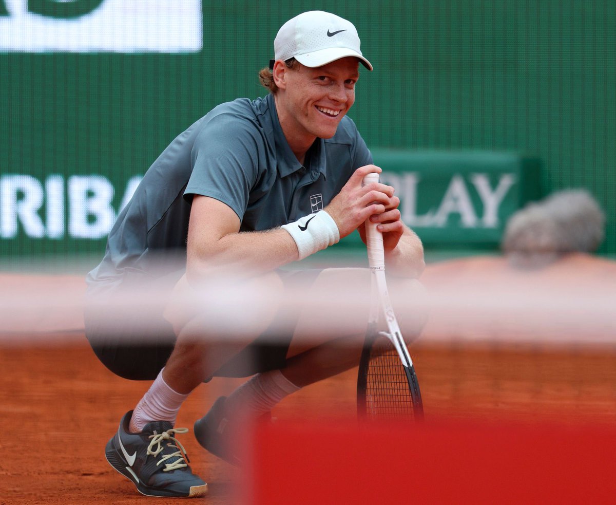 angela☾ tweet media