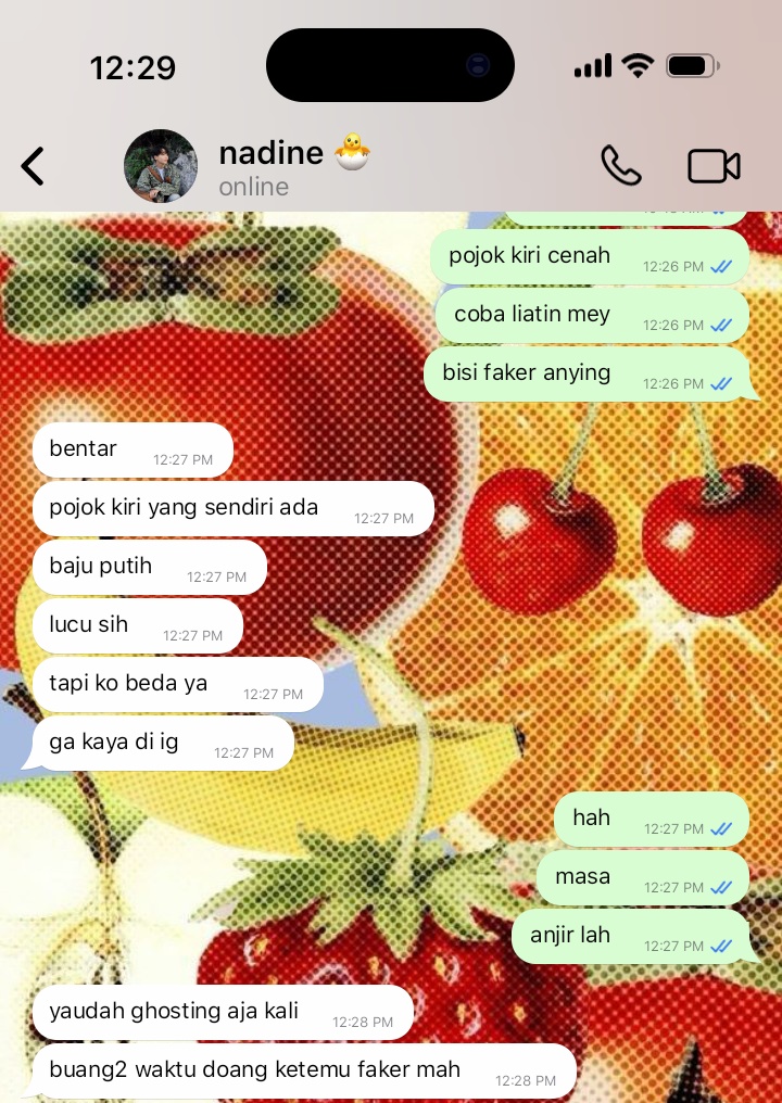 biru terang 🐟 tweet media