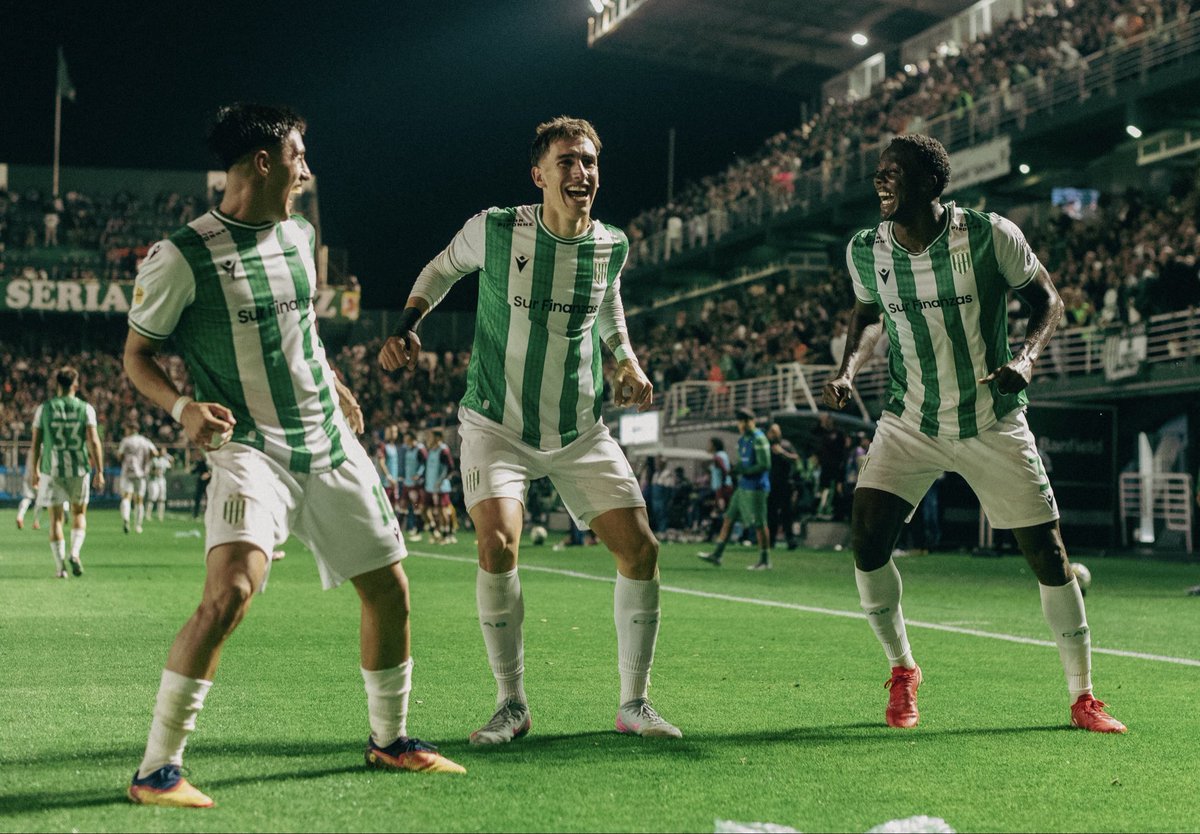 TalAnalytics's tweet photo. EL HISTORIAL.

53 victorias de Banfield.
39 empates.
41 victorias de Lanús.

Diferencia de +12 para Banfield.
Más de 100 años de PATERNIDAD ININTERRUMPIDA. https://t.co/eniSPdLjSP