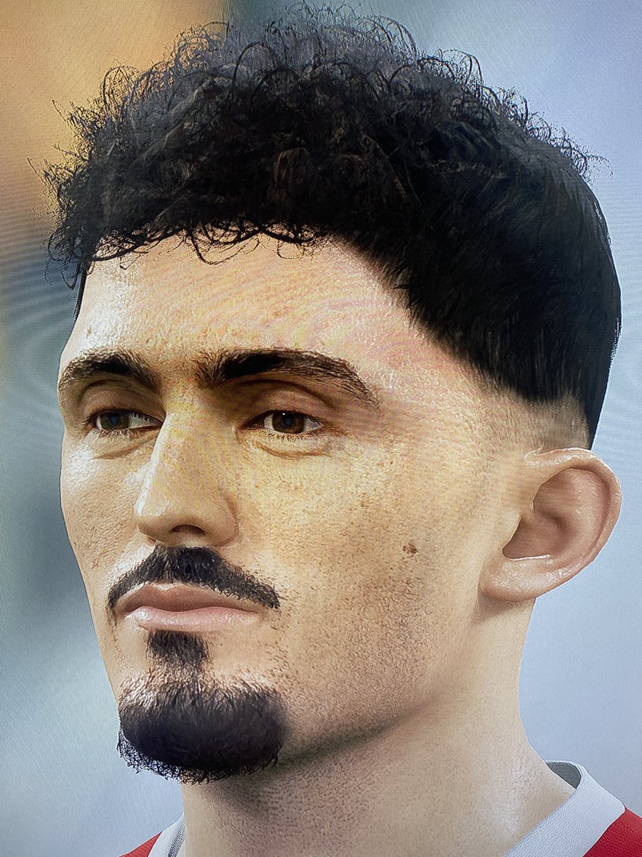 Edhotsmiler tweet media