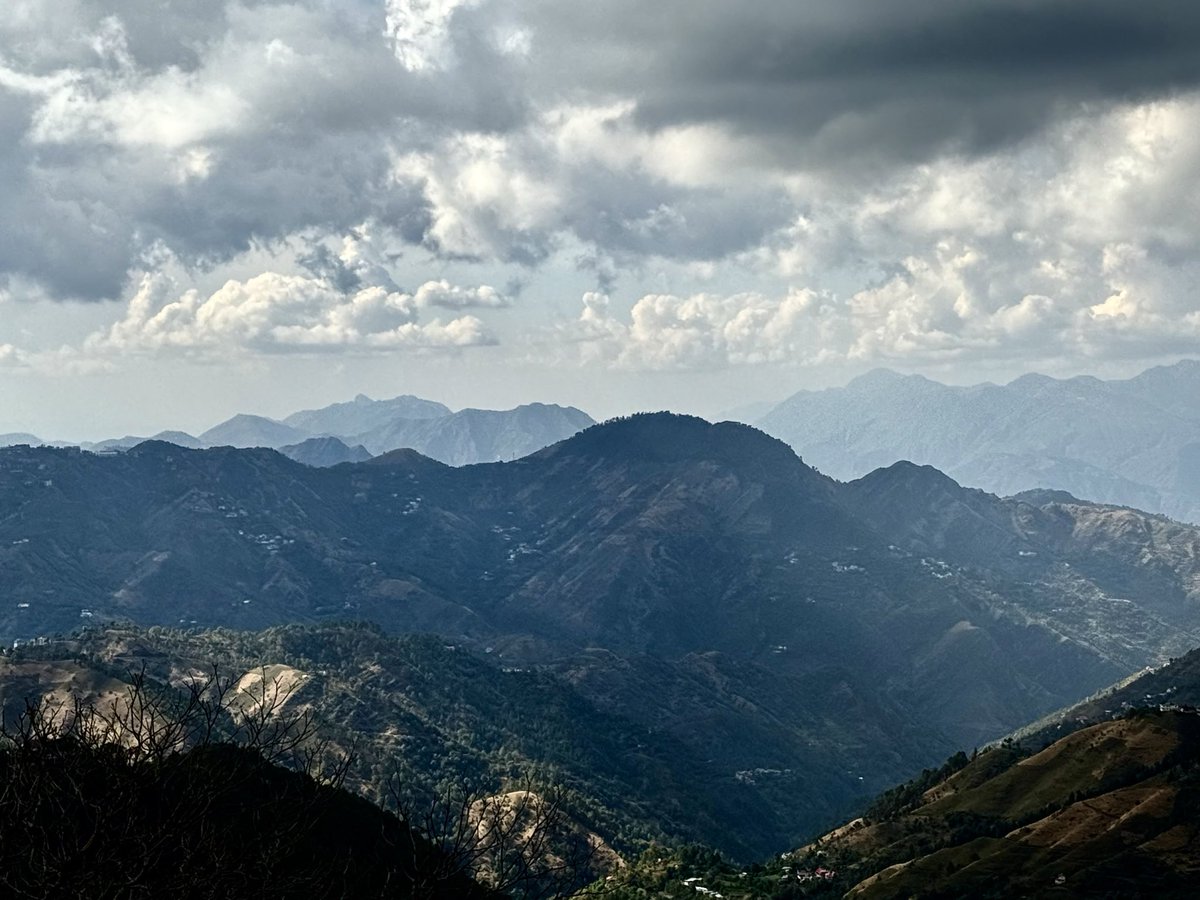 RahilMahajan07's tweet photo. 📷 (Instagram) @catchynature2021

#NaturePhotography #landscape #mountains #sky #nature #photography #sundayvibes #Sunday #GoodMorningX #SundayMorning #NatureLovers https://t.co/IQwpOefCO2