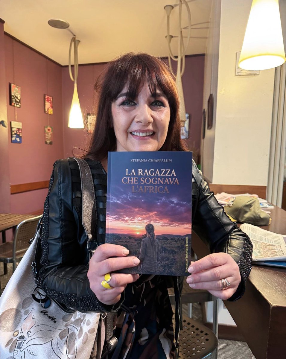 AutriceStefania's tweet photo. Non è facile per me scrivere questo post, è successo tutto così in fretta che, a dire il vero, faccio ancora fatica a crederci.
Immensamente grata alla casa editrice Francesco Tozzuolo editore per aver scelto di ripubblicare il mio libro. Finalmente un editore di pregio❤️ https://t.co/B78k70g9px