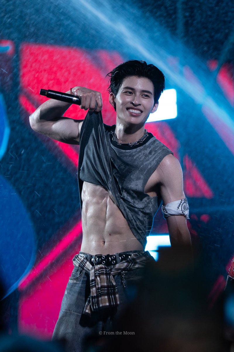 FromtheMoon tweet media