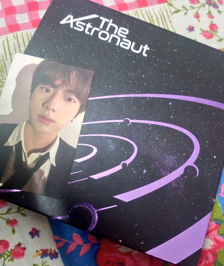 JKBias07's tweet photo. 💌: @bbspazz 

I received this precious album yesterday 🥺💜 Sorry I was busy so couldn't post it soon!! Thank youuuu so much. Now my Astronaut set is complete 🥹 I FEEL SO HAPPY!! https://t.co/D69iJrVQl1