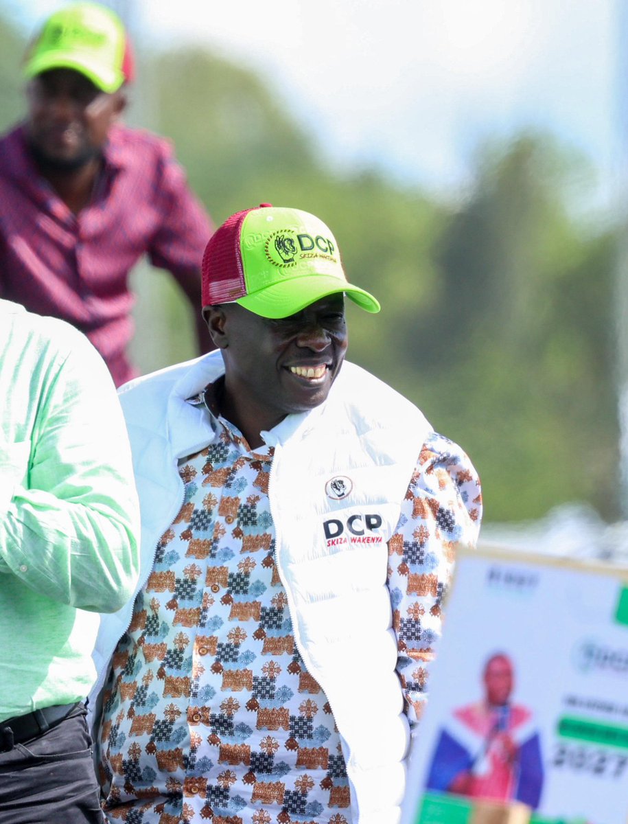 SiasaDaily's tweet photo. "Hamjaniangusha Kiserian!" @MillicentOmanga turns up the heat a massive DCP rally in Kajiado as the 'wantam' movement gains momentum. #DCP #Kajiado https://t.co/xzWlVoFipP