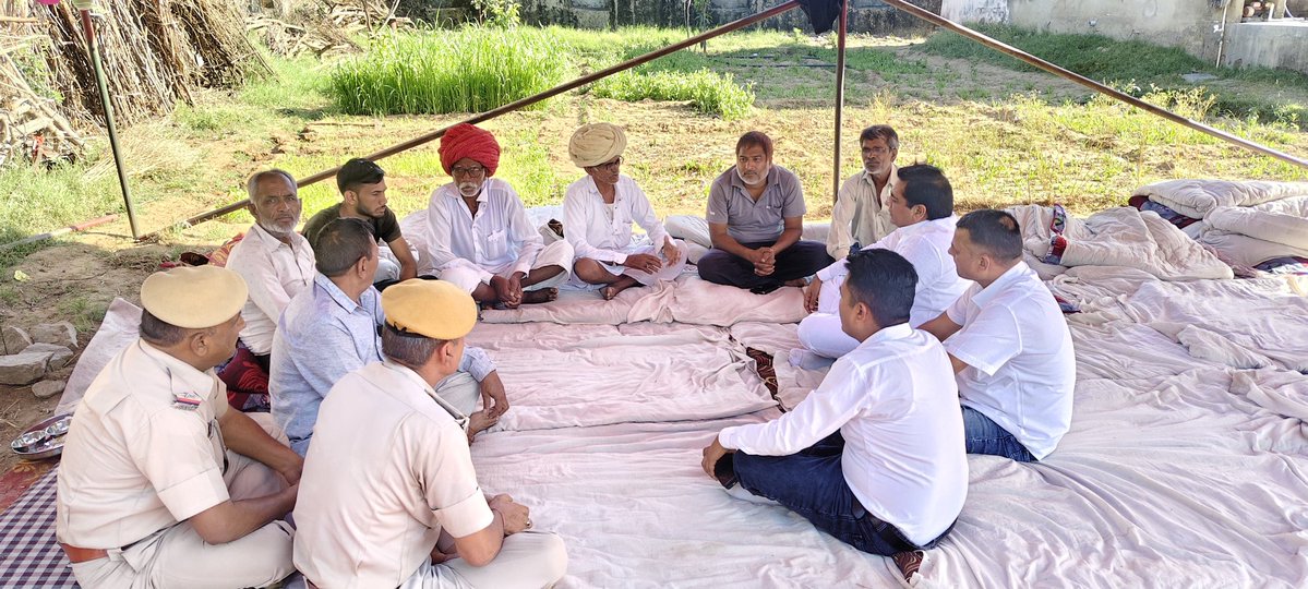 SureshRawatIN's tweet image. पुष्कर विधानसभा क्षेत्र के विभिन्न स्थानों पर अपनों के सुख-दुख में सम्मिलित हुआ।

#SSR #Pushkar