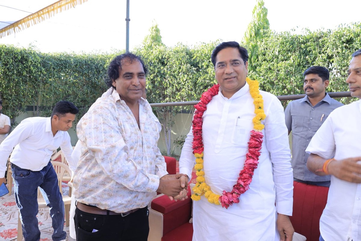 SureshRawatIN's tweet image. पुष्कर विधानसभा क्षेत्र के विभिन्न स्थानों पर अपनों के सुख-दुख में सम्मिलित हुआ।

#SSR #Pushkar