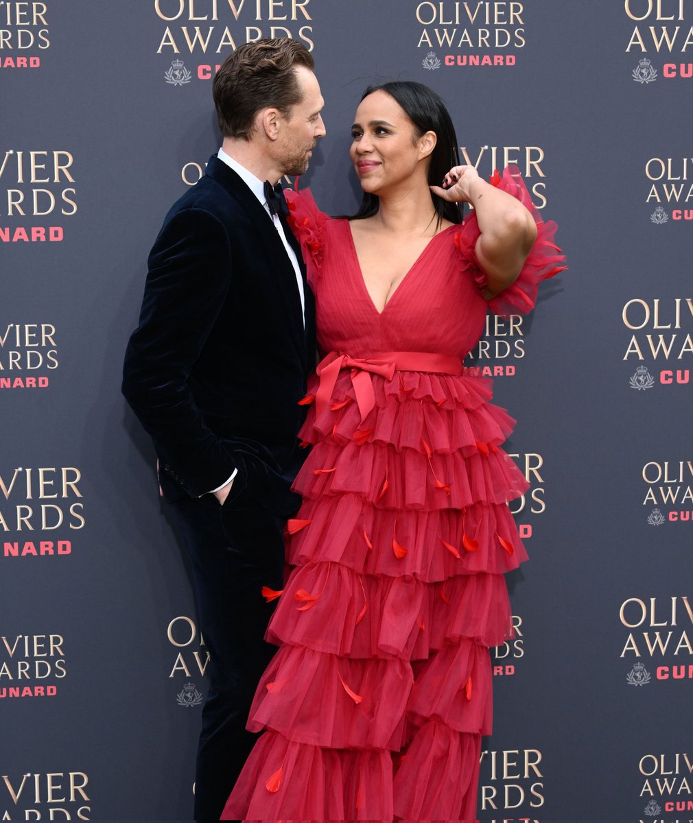 📷NEW| Tom Hiddleston and Zawe attend the Oliver Awards.