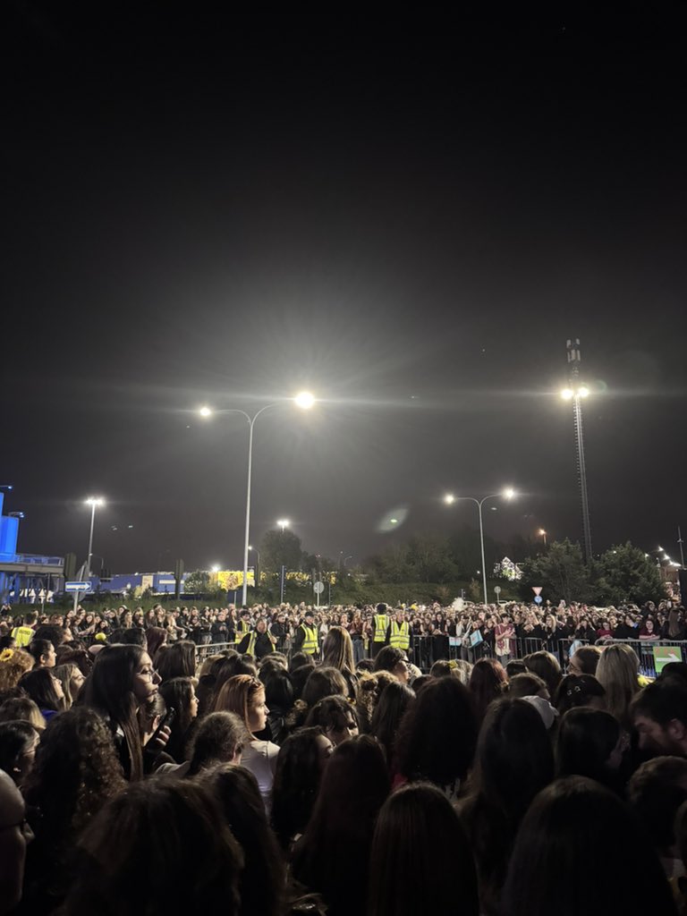 chiara⸆⸉◟̽◞̽౨ৎ is in pcd tweet media