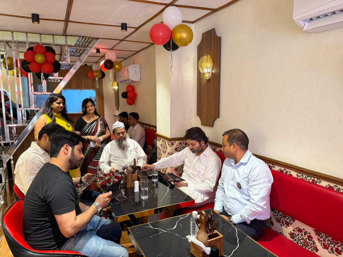 AaleyIqbal's tweet image. Delighted to inaugurate Aarohi Vegetarian Restaurant at Darya Ganj, offering delicious Chinese, North Indian, and South Indian cuisine. Wishing the entire team great success and a wonderful journey ahead. #resturant #opening #aaleymuhammadiqbal #mla