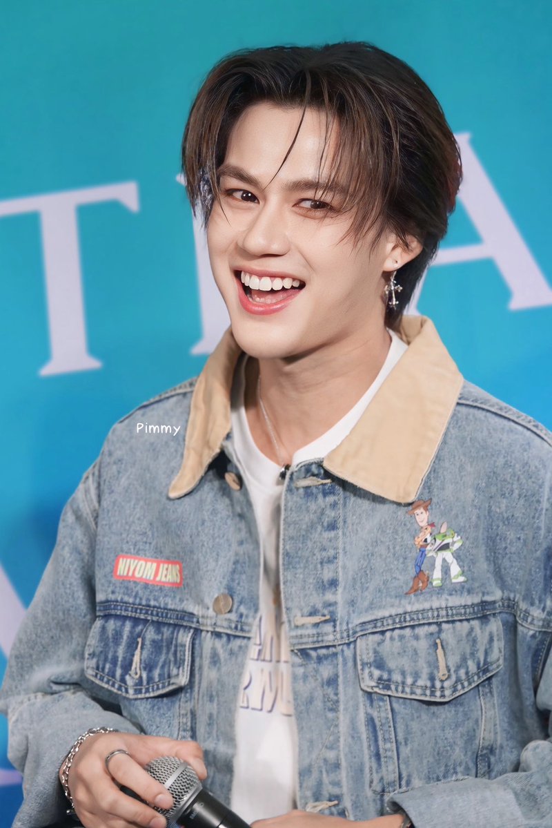 pimmyy_p's tweet image. วันนี้เก่งมากพักผ่อนด้วยนะ🥰

#CDSNiyomJeansXBoatOat 
#Oatpasakorn
#BoatOat