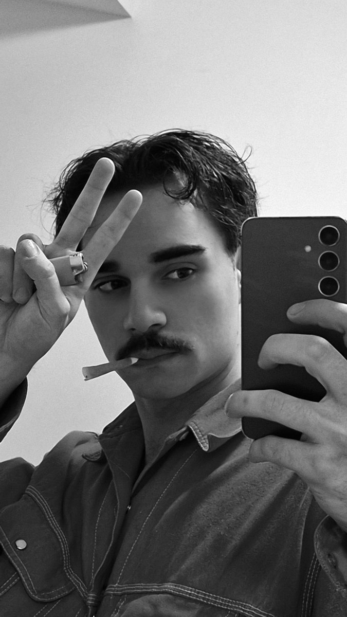 Seth à 8 tweet media