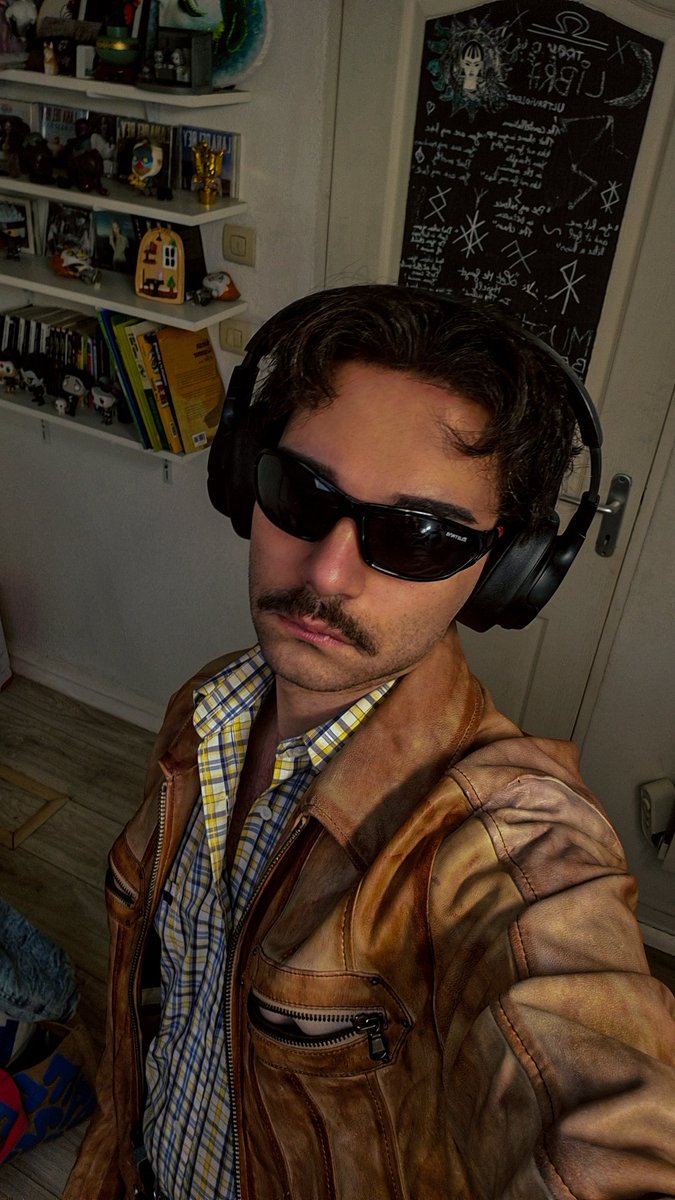 Seth à 8 tweet media