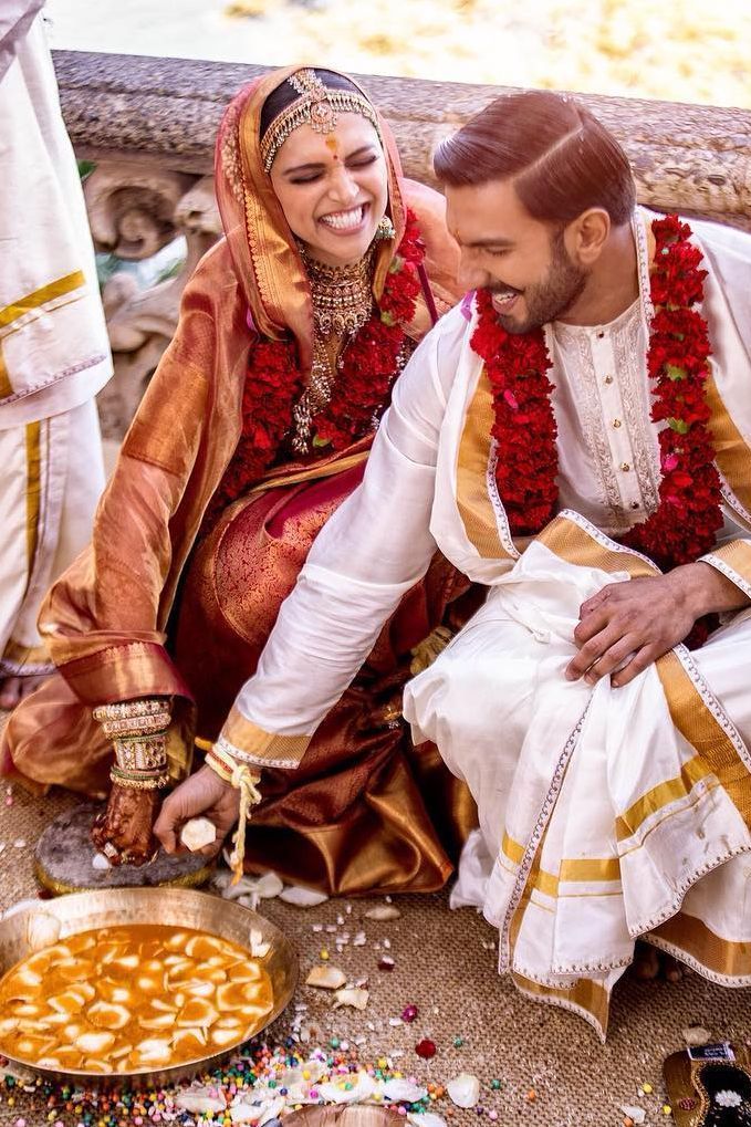VOGUEIndia's tweet image. 🔗: vogueindia.visitlink.me/aceb47
#Throwback to Deepika Padukone and Ranveer Singh’s multicultural wedding in Lake Como, Italy.