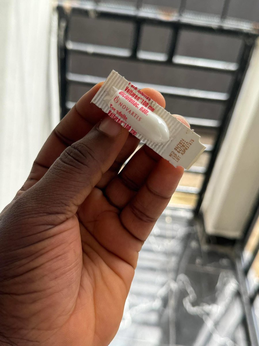 HOT LEGS BIBI🙄 tweet media