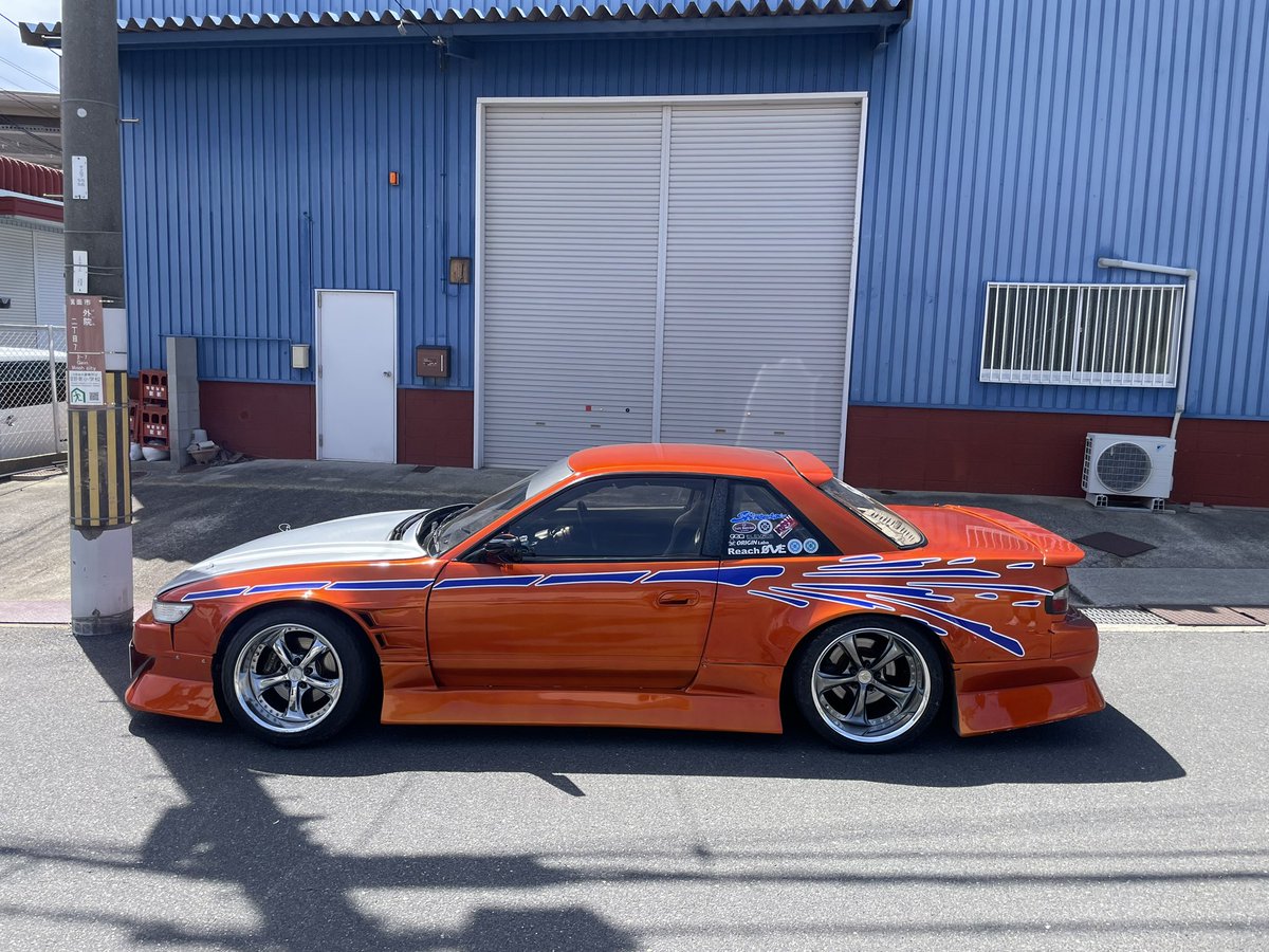 バイナル貼りました。
シグナルオートSHOW UP様、施工styling bay様ありがとうございました🙇
バイナルに恥じぬようにもっと練習して上手くなります🫡