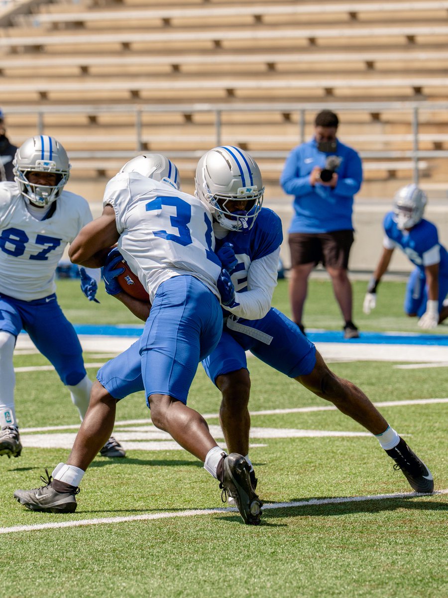 _quantaves's tweet photo. Feels like home already @MT_FB https://t.co/Dx21HfHR25