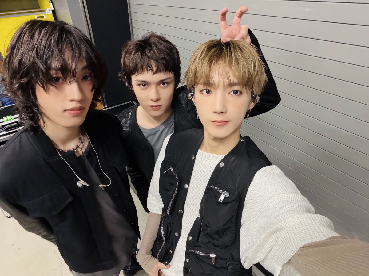 AxMxP_official tweet media