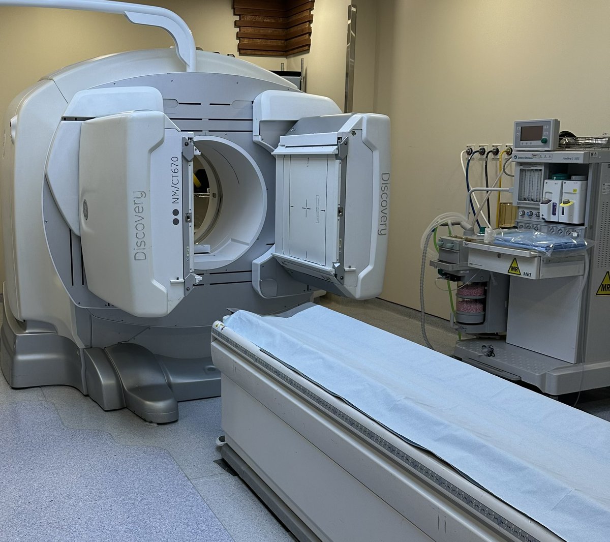 Ara ☢︎ tweet media