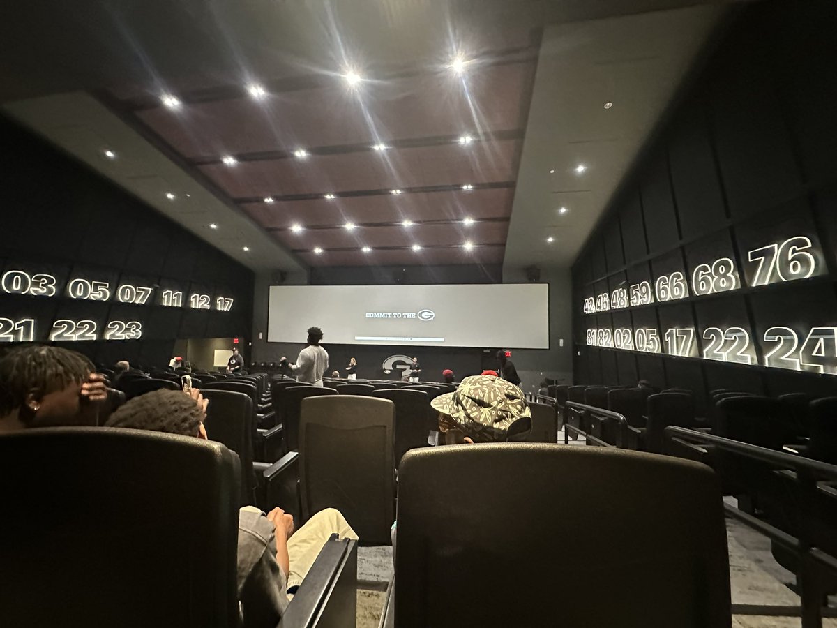TarpleyDem48116's tweet photo. Thank You @coachtrayscott @georgiafootball @cole_shannonUGA for inviting me to check out your amazing facilities  being able to watch spring practice and getting a first hand feel  speed and intensity. We are excited to be there throughout fall.#agtg #hokahey https://t.co/arkQ2gT03S