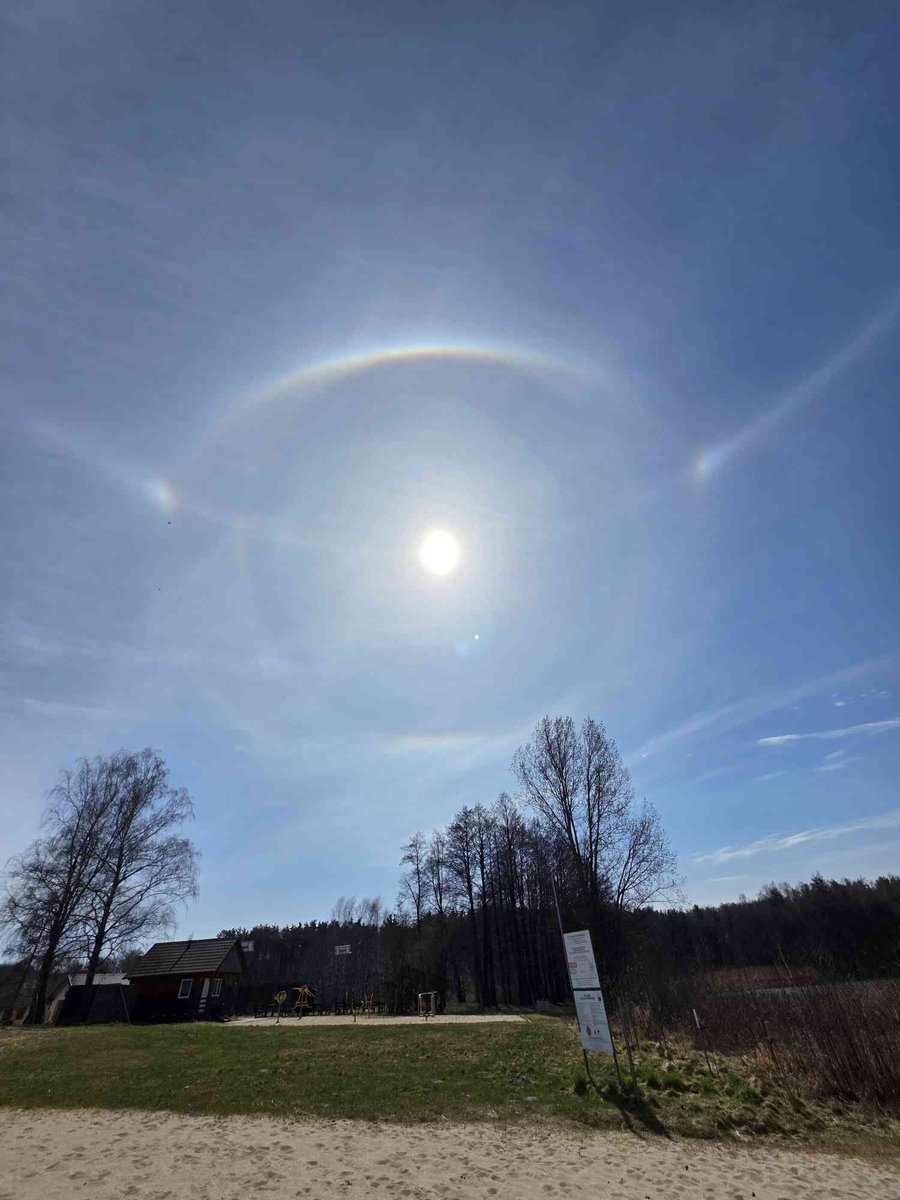 SOB_pl's tweet image. Raz jeszcze Pomorze 😍
Fot. Członkini naszego Stowarzyszenia, Anna Nidecka @NideckaAnna, okolice Kościerzyny 
@MeteoprognozaPL @meteo_expert @NaGraHo 
#obserwatorzyburz #pogoda #polska #halo #zjawiskooptyczne