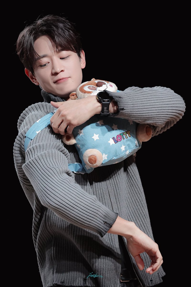 틸샤 𝑆𝑡𝑖𝑙𝑙 𝑆𝐻𝐼𝑁𝑒𝑒-𝑖𝑛𝑔 tweet media