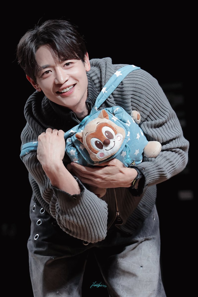 틸샤 𝑆𝑡𝑖𝑙𝑙 𝑆𝐻𝐼𝑁𝑒𝑒-𝑖𝑛𝑔 tweet media