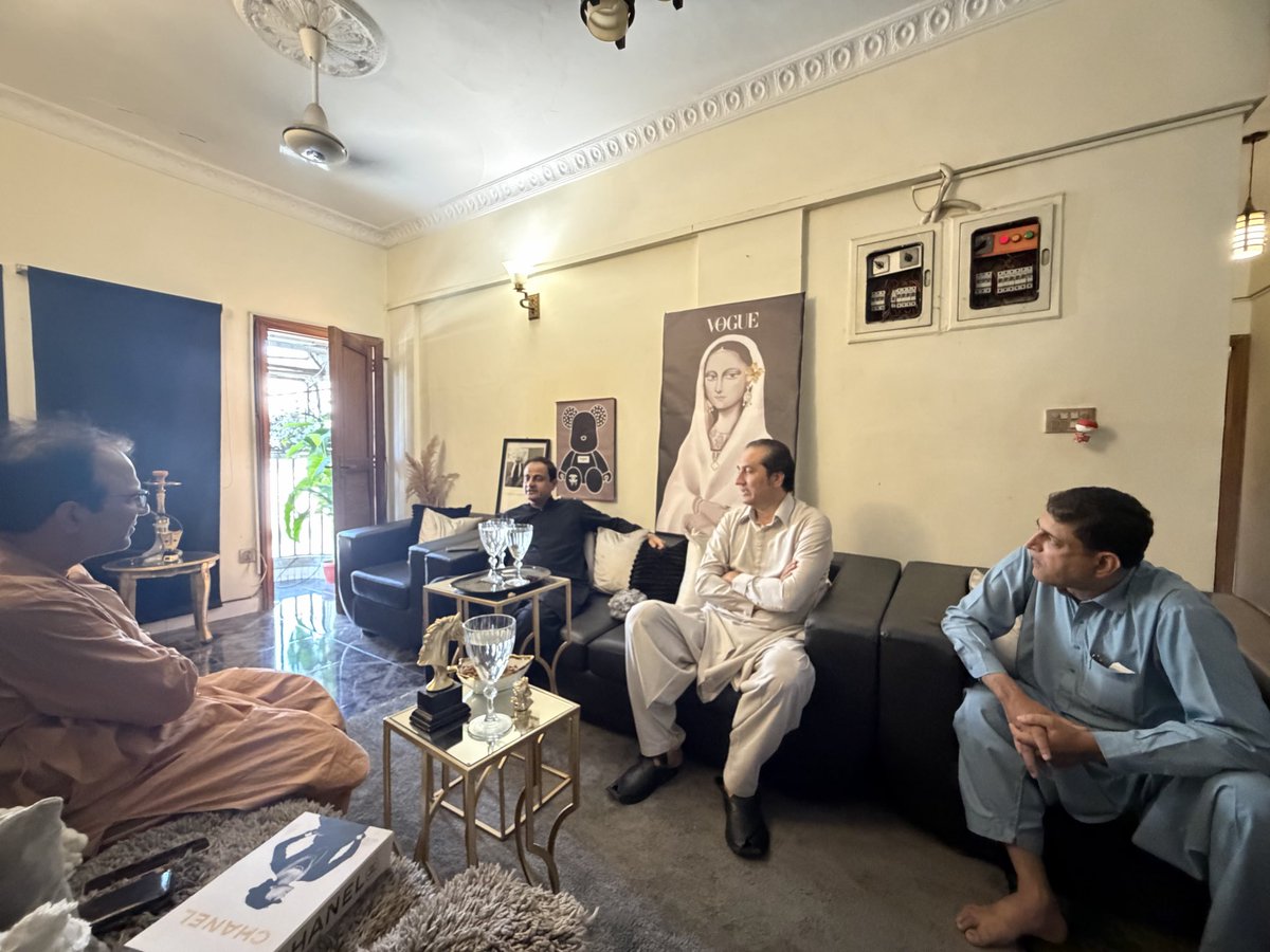 Mayor Karachi <a href="/murtazawahab1/">Murtaza Wahab Siddiqui</a> offers condolence with PPP worker Haroon Bhai on demise of his mother
