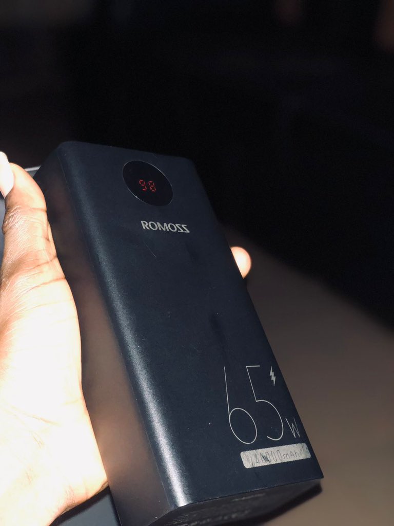 Łn Cømm. tweet media