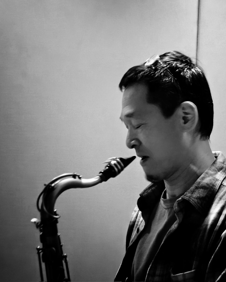sunship9's tweet image. Shunji Murakami solo album, studio recording session.
This is the scene of recording the solo part by tenor saxophonist Takashi Namiki.
#ShunjiMurakami #SoloAlbum #Recording #TakashiNamiki
                 instagram.com/p/DXB97SEgapa/…