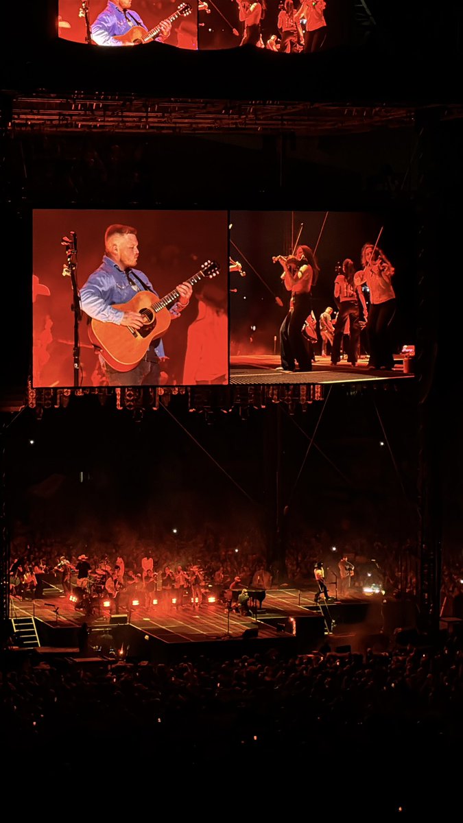 LilMaxwell_'s tweet photo. @zachlanebryan Great show, both you and the entire band you brought on stage did an excellent job and made memories for 50,000+ people. You’re always welcome back ❤️ https://t.co/VIz7RtMZLG