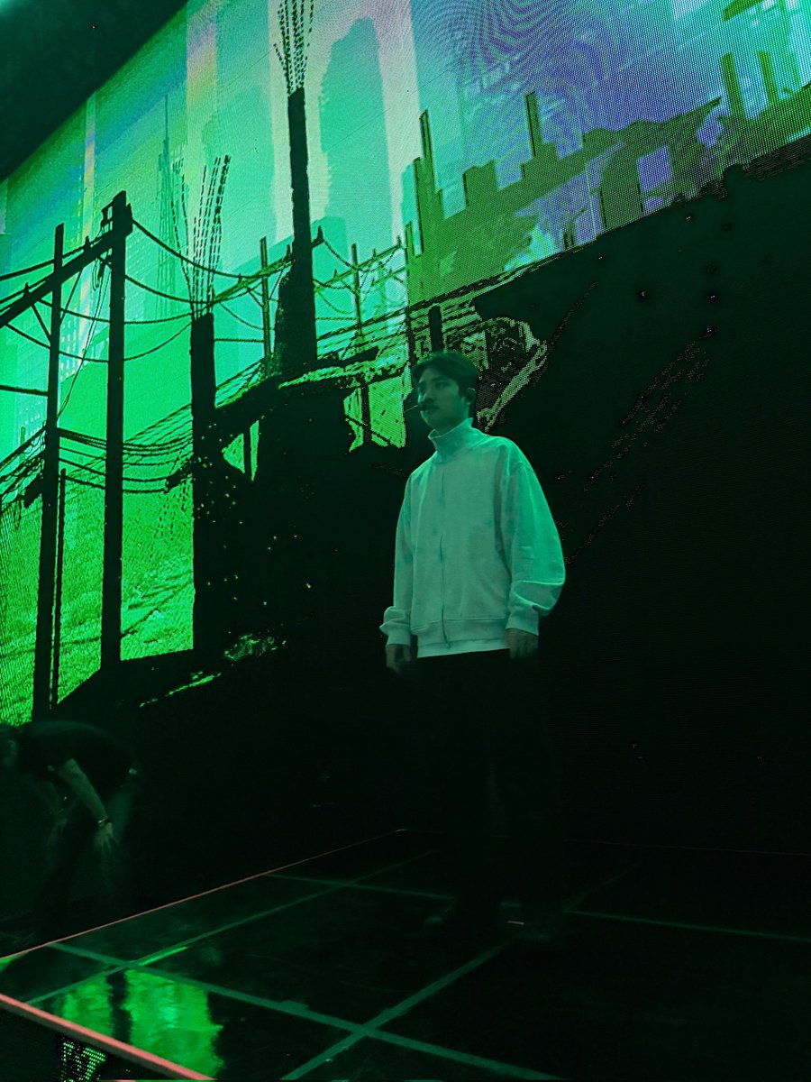 귀염둥이가 자기 생일인데 기분이다 하고 멤버들 리허설 사진 투척함ㅋㅋㅋ 아 콘서트 한번 더 하자ㅜ