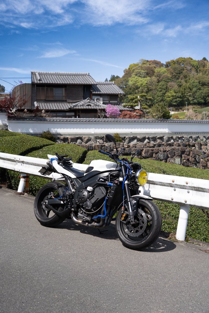 na____s15's tweet photo. 名前：なお
年齢：26
身長：176
車種：yzfr1
住み：大阪→奈良(生駒)

引っ越ししました！ついでにバイクも復活したので近場で走れる友達欲しいです🤝

#バイク乗りとして自己紹介
#バイク乗りとして軽く自己紹介
#バイク好きと繋がりたい
#バイク乗りと繋がりたい https://t.co/BzFWMCfmc3