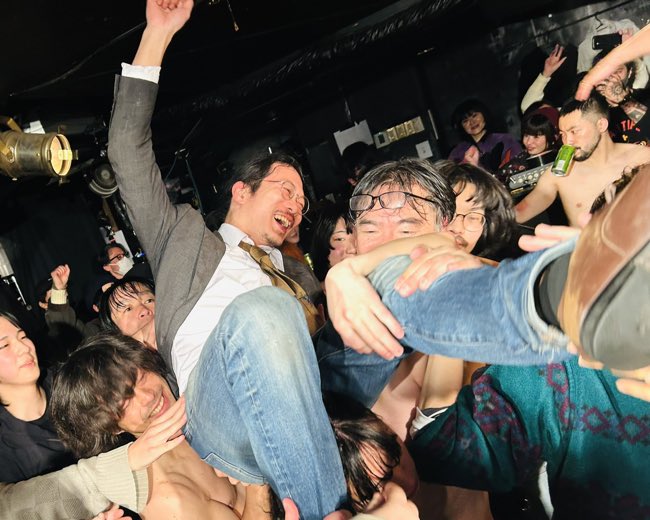 高野はブログを書いた
note.com/guessband/n/n8…

40代じゃなくても狂っていいという話です