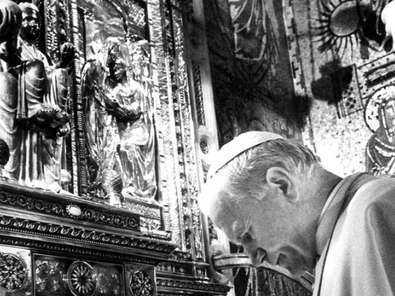 vialliure's tweet photo. 🇻🇦 Ara que queden gairebé dos mesos per la visita de Lleó XIV a Catalunya, amb l'@arnaumane repassarem cada setmana les claus d'aquest viatge i alguns dels secrets i curiositats dels periples dels papes per tot el món. Aquesta és la primera!

https://t.co/09NUNK3Tde https://t.co/tHnBQhpKAa