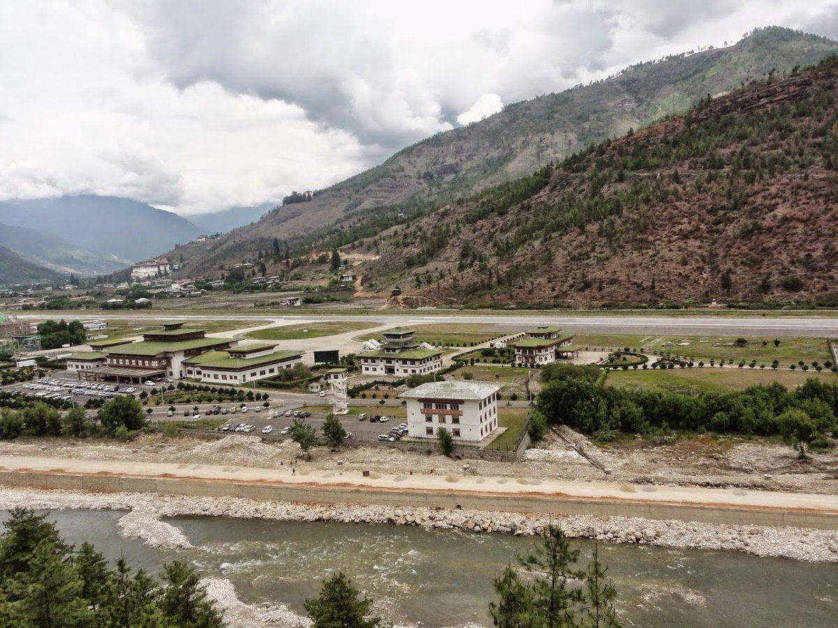 Ananth_IRAS's tweet image. Share your airport or airplane photographs #theme_pic_India_airports 

Can you show me a more beautiful location of an airport, and such wonderful architecture, on the banks of a river - Paro airport, Bhutan, constructed by our own BRO! #airport #photography #Bhutan