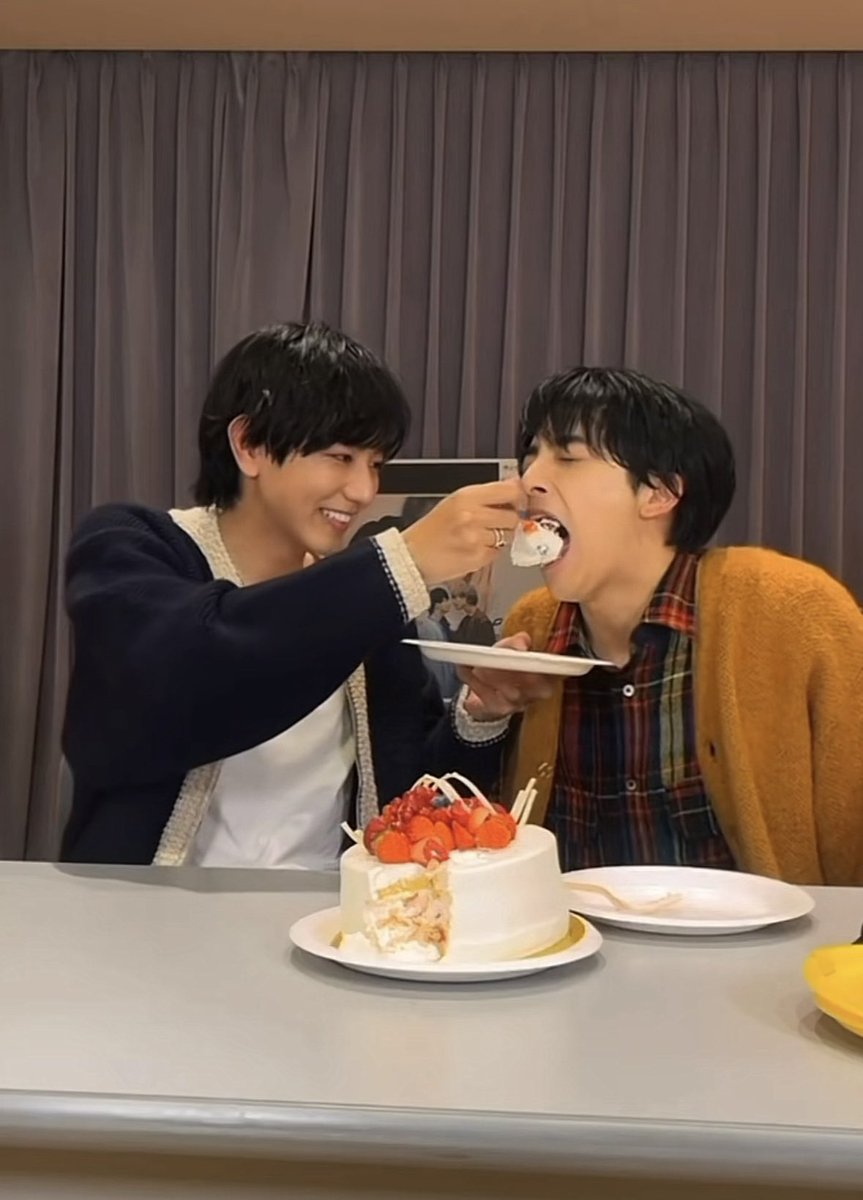 𝐻𝑎𝑧𝑢𝑘𝑖 tweet media