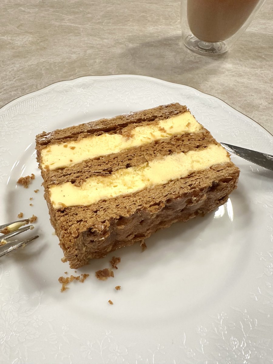 666kmr's tweet photo. リョウラのミルフィーユが1番美味しいと言い続ける女。
最後の晩餐もこれを食べたい。 https://t.co/olNf7M1dQ5