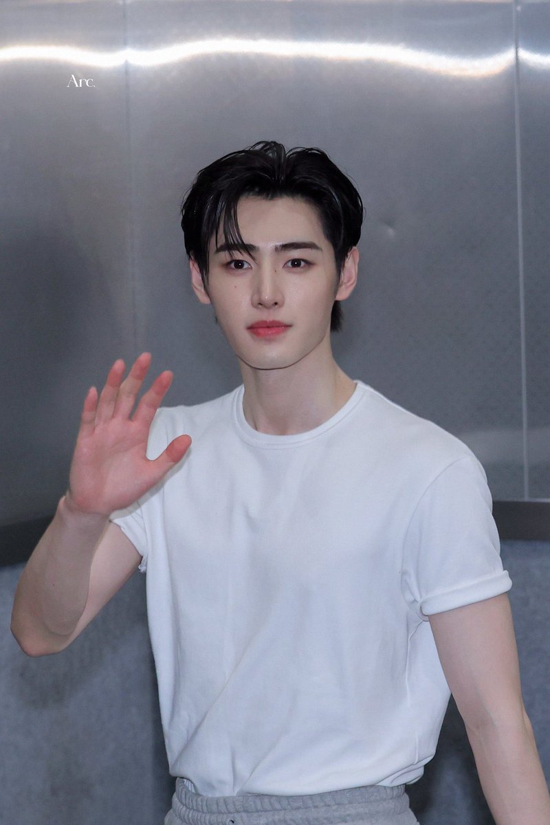 𝐉𝐚𝐤𝐞 𝐒𝐢𝐦 (제이크 심) (@worships_08) on Twitter photo 