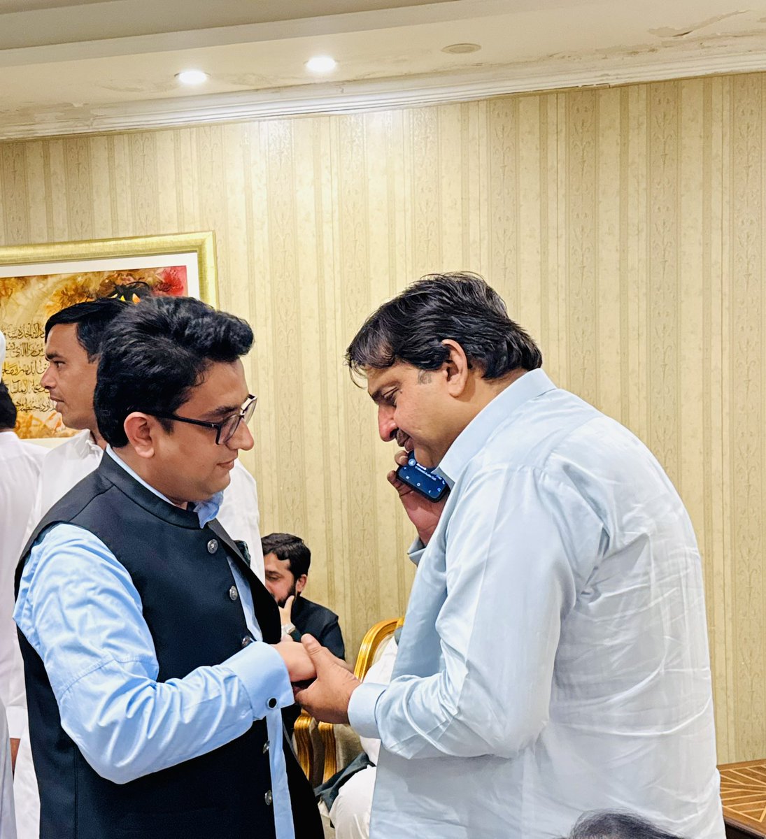 MalikTayyab97's tweet image. Earlier Today ! Offered condolences to  @MalikMAhmadKhan SB on the demise of his elder sister. May God bless the departed soul 🤲🏻 #professional #Dialogue