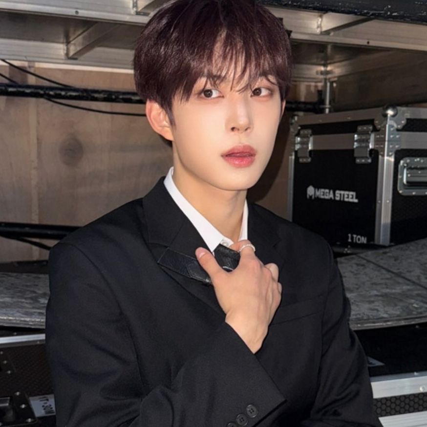 leosecondwify's tweet image. day 5 !! lets keep dropping hashtags

#ALD1is8 
#WeLoveGeonwoo 
#AlwaysWithGeonwoo

WE STAND WITH GEONWOO
#WakeoneProtectGeonwoo
#웨이크원_고소공지_올려
#WakeoneProtectYourArtist
#웨이크원_아티스트_보호해
@wakeone_offcl @ALD1_official