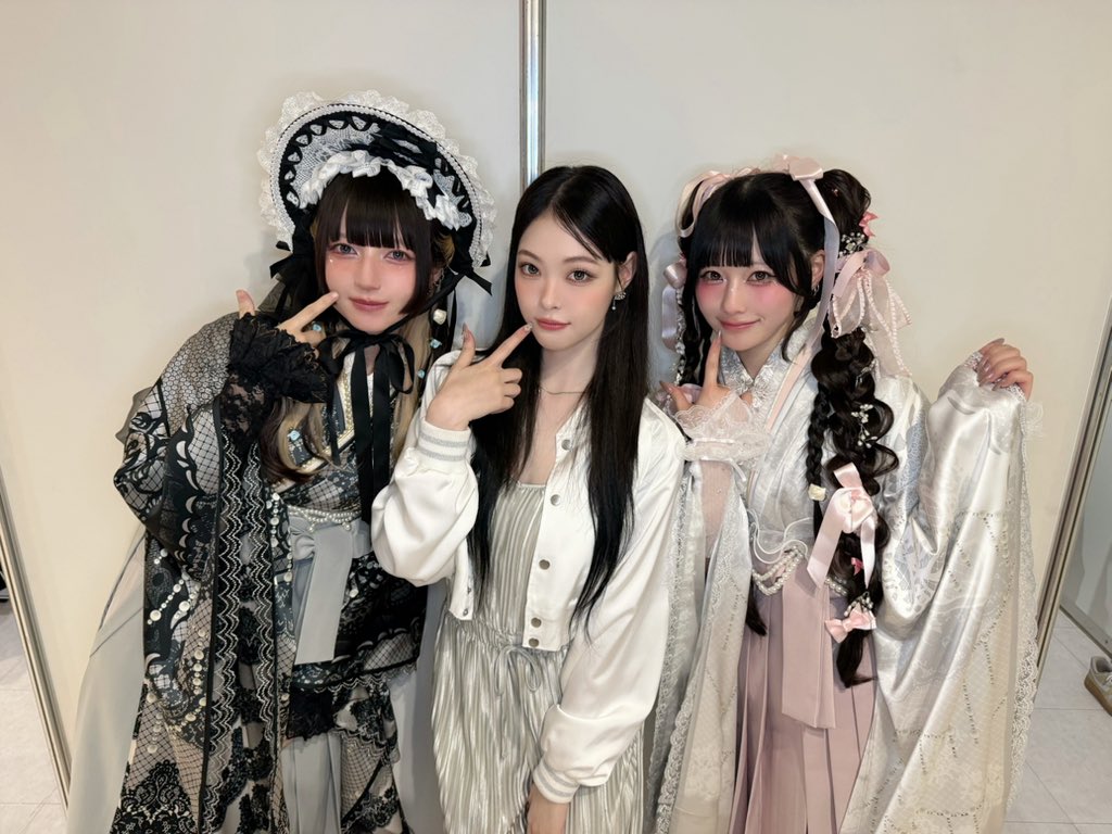 #リン さんと撮影させていただきました✨
とっても可愛かったです🫶🏻
TikTokもぜひチェックしてください👀💖

🔗 vt.tiktok.com/ZSHVHc5uL/

#tripleS さん
#きゅるして 
#きゅるりんってしてみて