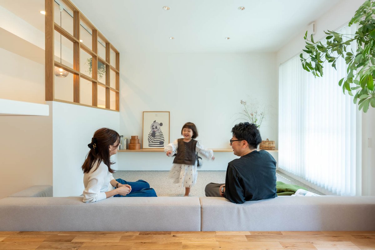 renoves's tweet photo. 新しい施工事例を公開しました。

札幌市清田区のマンションリノベーション「Hug」

一度入ったら出られないと言われるダウンフロア、蕎麦打ちの夢を叶えた回遊キッチン、奥様だけのアトリエスペース。ふたりと一人の「好き」が詰まった住まいです。

▼詳しくはこちら
https://t.co/mdK8C5sptG https://t.co/oWRS8SlfHN