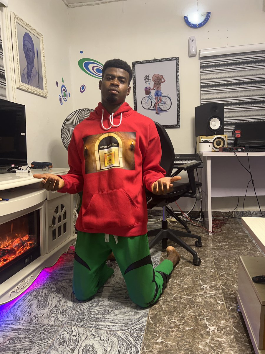 Dear <a href="/OPay_NG/">OPay</a> please consider building a telecom network for us🙏🏻
The Yellow and Red network are frustrating Nigerians🙏🏻