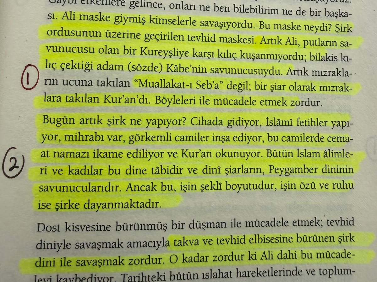 “Yalana karşı hassasmış da yaygınlaşmasın diye video çekmiş. Cımbızlıyormuşum falan filan.

Sen okumadın mı kitabı ? Açıkladığım yeri dinlemedin mi ? Hadi okumadın dinlemedin. Neden eleştiri videosunda yayınlamıyorsun bunu gerekçelendirdiğim yeri ?

Dümdüz yalan söyleyip, tahrif
