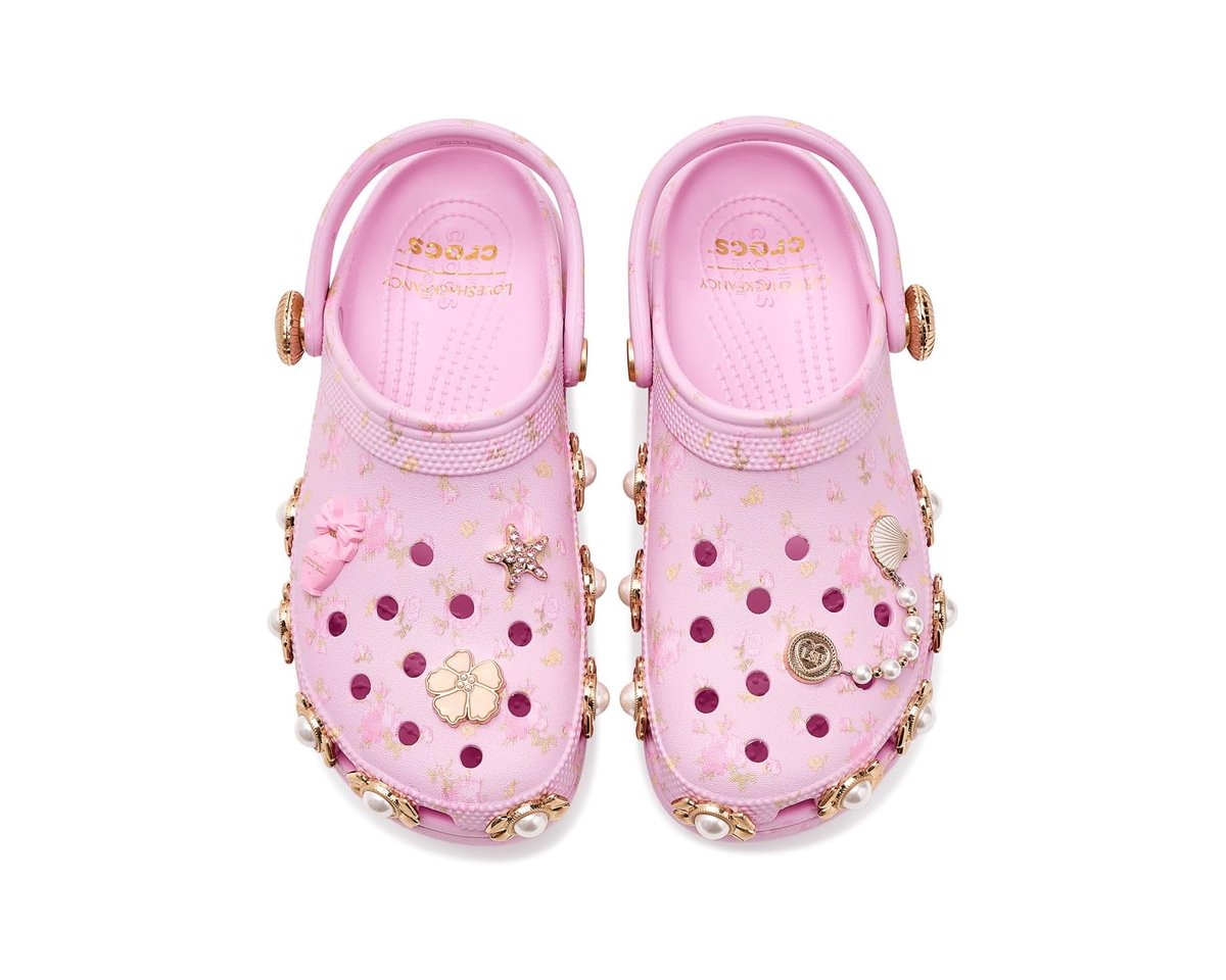 SOLELINKS's tweet photo. Ad: 20% off + FREE shipping on LoveShackFancy x Crocs Clogs

Classic:https://t.co/jpHdjvlggI
Platform:https://t.co/dCk7nKr8tp https://t.co/PS4n2L2L3e