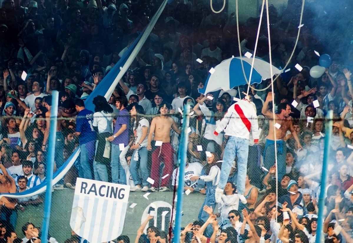 LA BANDA QUIERE QUEMAR EL GALLINERO
MATAR A LOS BOSTEROS Y LA VUELTA QUIERE DAR