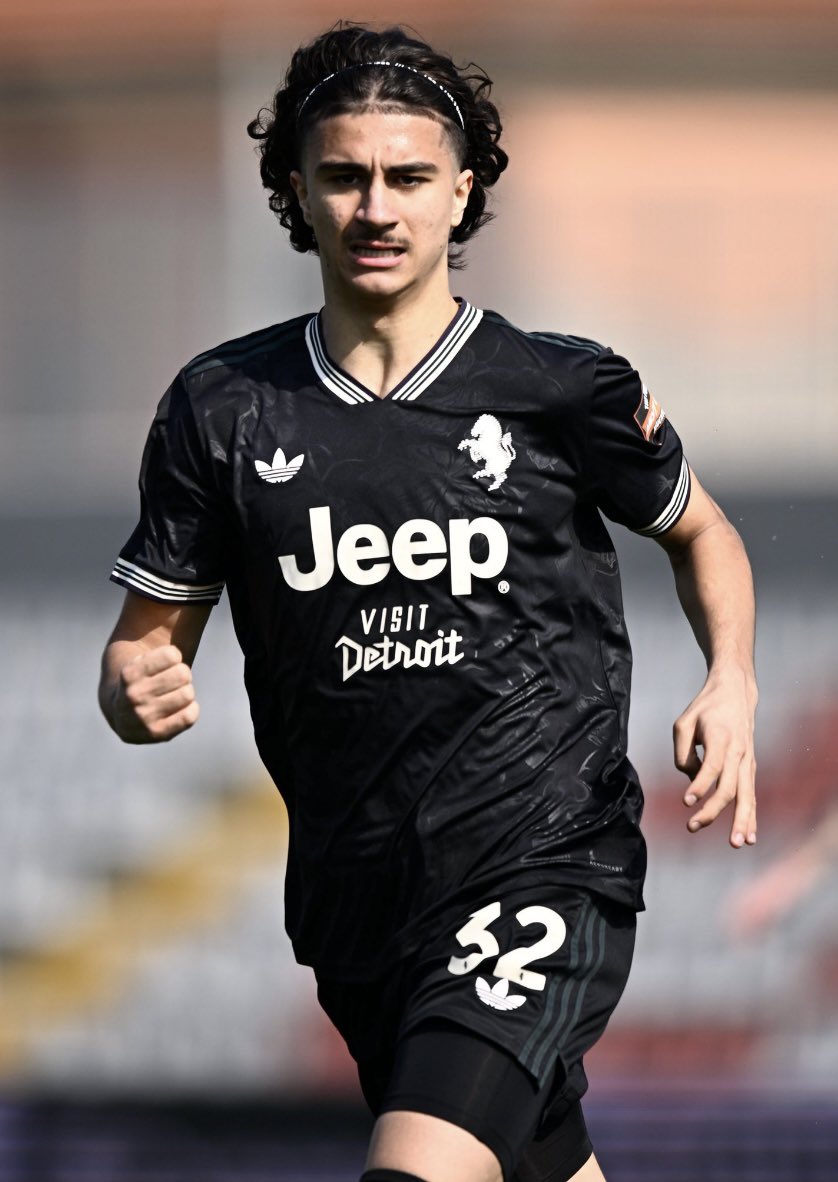 LineaJuve24's tweet image. 🇩🇪⚪️⚫️Il primo gol di Adin #Ličina con la #Juventus #NextGen è un GIOIELLO!🚀

💎Il 32 bianconero aveva già dato sprazzi di tutta la sua qualità, a cui mancava solo il primo sigillo: è arrivato, ed è un siluro sotto all’incrocio che sblocca la gara con il #Guidonia🤯